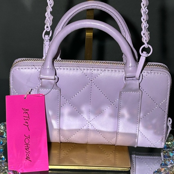 Betsey Johnson Purple XOLAYLA Clutch Crossbody 8.5” x 5” Quilted Bag NWT - Picture 3 of 16